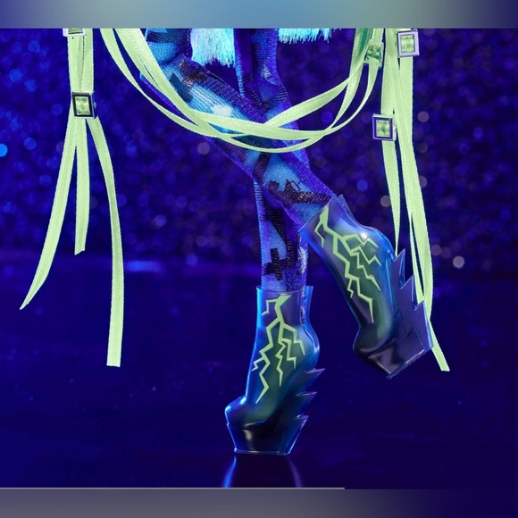 🇺🇸 Nwt  Monster High Haunt Couture Midnight Runway Frankie Stein Doll - Picture 5 of 6